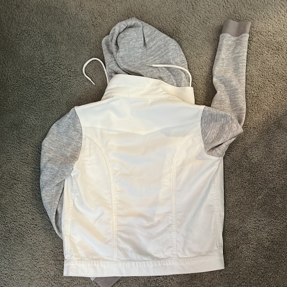 Bootlegger denim/sweater jacket. - Picture 2 of 2